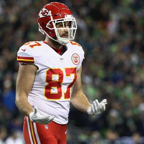 Report: Travis Kelce Undergoes Surgery on Ankle Injury; Out for Spring