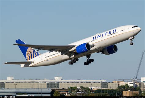 N780ua Boeing 777 222 United Airlines Positive Rate Photography