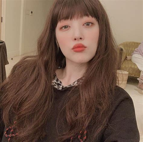 K Pop Star Sulli Is Found Dead At Her Home Aged 25 Daily Mail Online
