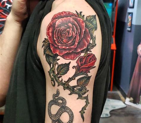 Pin By Brianbonner On Tattoos Rose Tattoos Rose And Thorns Tattoo