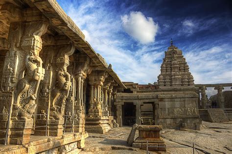 Hanging Stone Pillar Of Lepakshi Temple Andhra Pradesh India