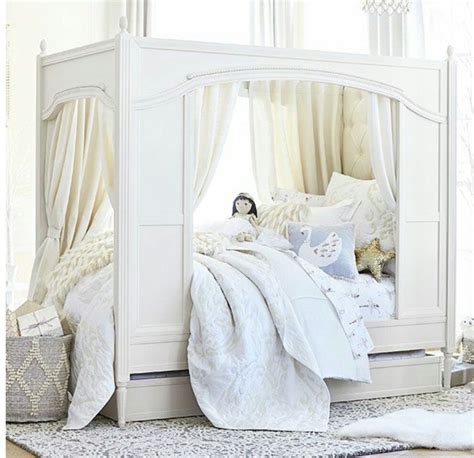 Do you think treehouse loft bed pottery barn appears great? Pin by Liddy Stahl on Interior | Carriage bed, Treehouse ...