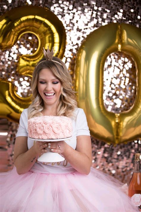 Classic 30th birthday gift ideas for her like a floral delivery are a beautiful way to celebrate her special day. 30th birthday photo shoot | Birthday photoshoot, 30th ...