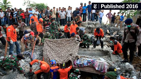 indonesia earthquake kills more than 100 in aceh province the new york times