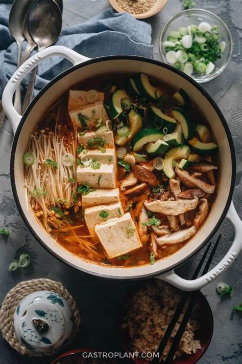 Easy peasy kimchi jjigae (kimchi stew) · place a pot on moderately high heat. Vegan Kimchi Jjigae | Recipe in 2020 | Vegan kimchi, Vegan ...