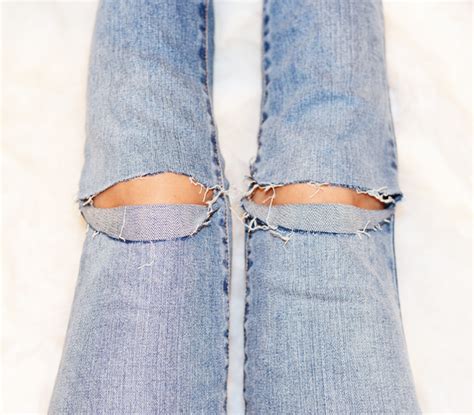 Sep 08, 2015 · insert the piece of fabric into the leg of the jeans. DIY: The Perfect Ripped Knee Jeans