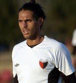 In his first season with the club, vélez won the clausura 09. 2010 - Joaquín Larrivey: el refuerzo estelar. - Paperblog