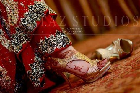 Pin By Krishna Kumar On Pakistani Wedding S Bridal Heels Heels Mehdi Designs