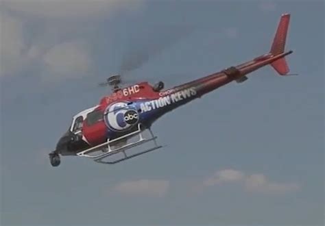news helicopter crash kills chopper pilot and photographer