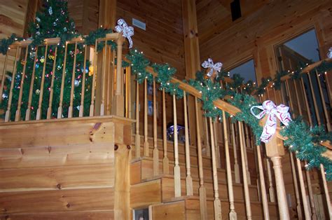 Our log home decorated this thanksgiving. Log Cabin Homes Adorned With Holiday Lights & Christmas ...