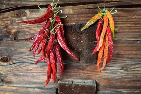 3 Easy Ways To Dry Hot Peppers