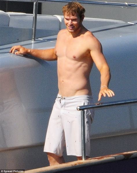 Hunky Kellan Lutz Practises For His Role In Tarzan On A Romantic