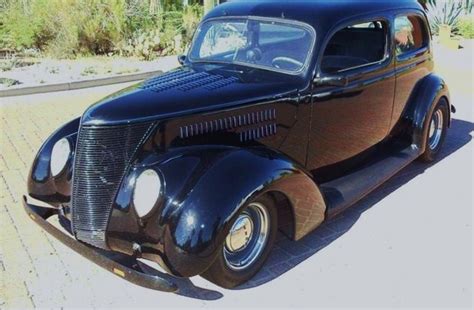 1937 Ford Tudor ‘slantback Street Rod Journal