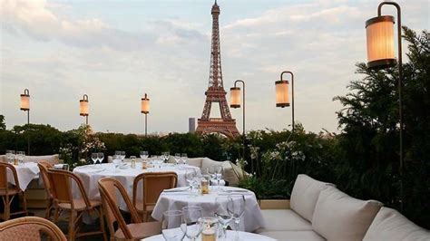 10 Romantic Restaurants In Paris For The Perfect Date