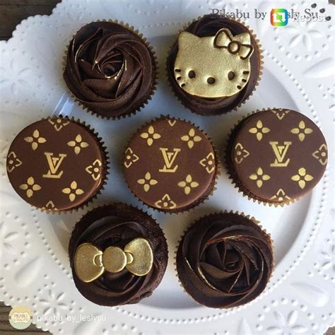 Check spelling or type a new query. » Louis Vuitton Stencil #1 | Fondant cake designs, Cake ...