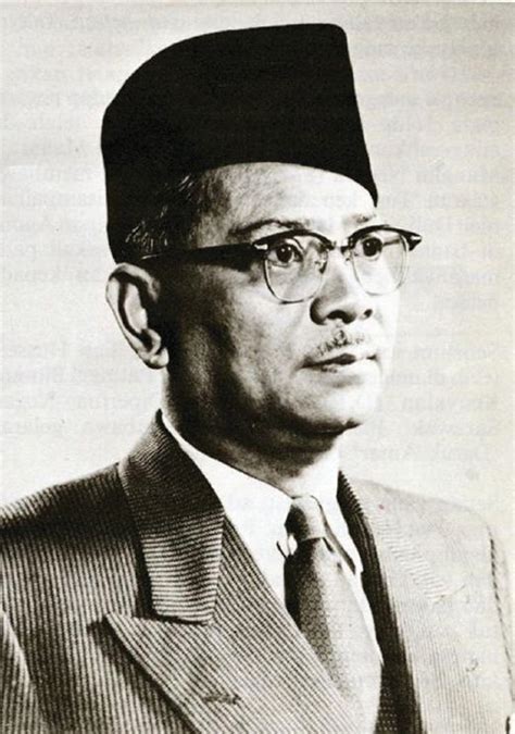 Almarhum tuanku munawir telah diputerakan pada 29 mac 1922 di kuala pilah, negeri sembilan. In memory of Tunku, not Tuanku | New Straits Times ...