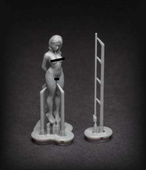 Manufaktura Miniatures Hanged Petite Figured Naked Female Prisoner Girl