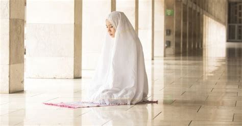Tata cara sholat mayit dan doa sholat mayit yang ringkas dan lengkap, mudah di hafal dan di praktekan, disertai bacaam tata cara sholat mayit yang mudah dan ringkas. Panduan Ringkas Solat Terawih Di Rumah Untuk Wanita & Ibu ...