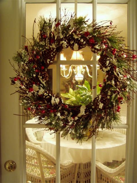 30 Awesome Wreaths Christmas Decorations Ideas Flawssy
