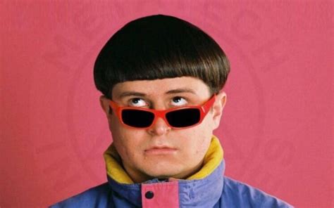 Download Oliver Tree Bowl Cut Hairstyle Wallpaper