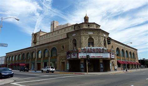 File2009 0725 Ca Fresno Warnorstheatre Wikimedia Commons