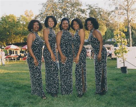 The Raelettes In Odd Exterior 1990s Ray Charles Girl Lady