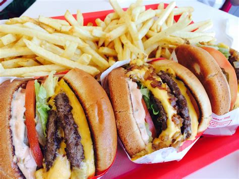 An important reminder: In-N-Out Burger closes on Easter | Cactus Hugs