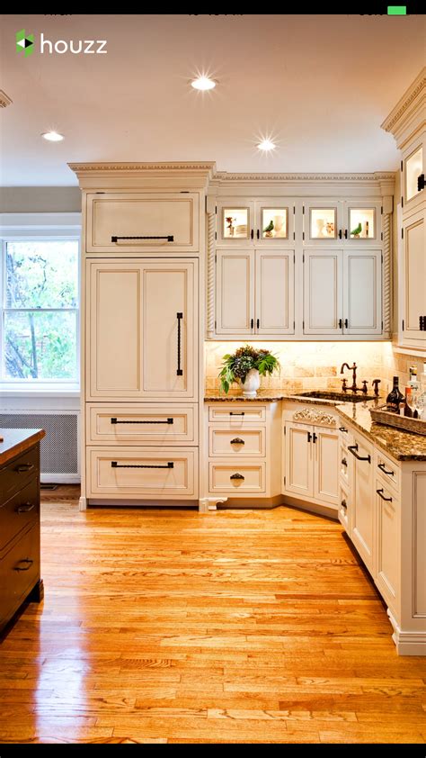 Though cutting it may seem like a daunting process, knowing how to measure and miter the molding will help everything go smoothly. Pin by Pauline Garrett on Kitchen remodel in 2020 ...