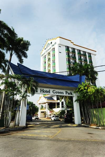 Plus, guests can enjoy a pool and. Hotel Temerloh © LetsGoHoliday.my