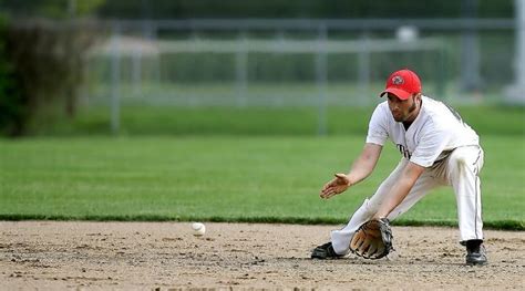 How To Be A First Baseman In Baseball Tips And Tricks