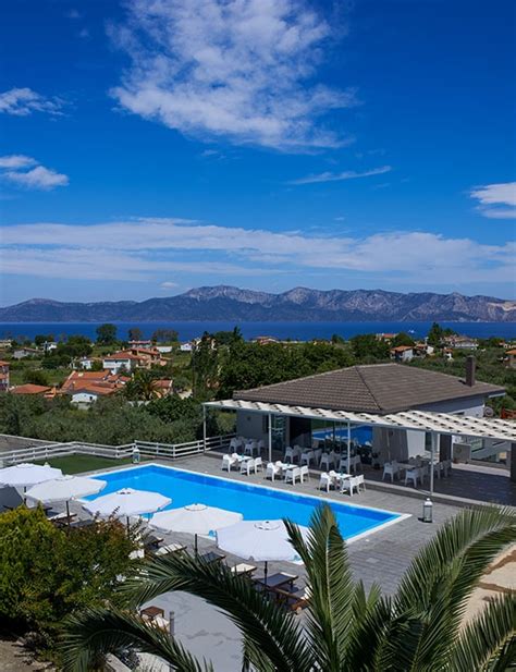 Evia, the second largest island of greece, lies in close proximity to athens. Pefki, een paradijs in het Noorden van Evia