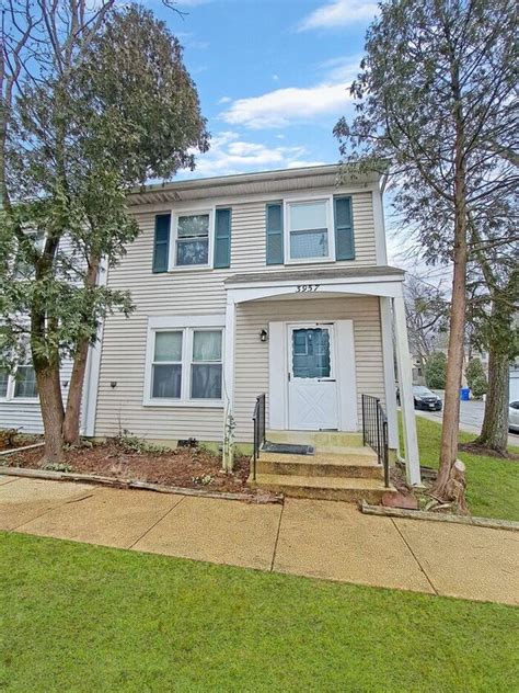 End Unit Townhome 3 Bedrooms 1 5 Bathrooms Townhome Rentals In Waldorf Md