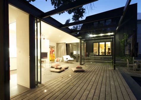 If you have a pool at your home, you may be today i will show you modern pool house designs, rustic pool house designs, and pool house ideas for those with this, take into account that the average size of a backyard in australia is getting smaller. Posh pool house with glass walls | Modern House Designs