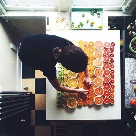 Photographer Arranges Foods In Beautiful Color Gradients That Will