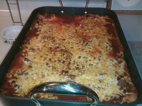 Lasagna In My Pampered Chef Roasting Pan This Pan Is Awesome I Cooked