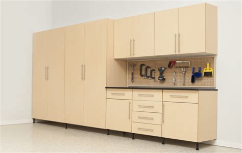 Materials used for garage cabinet or garage storage shelves are very important and should get more attention after the size of the cabinet. Nashville Garage Cabinet Ideas Gallery | Garage Solutions LLC