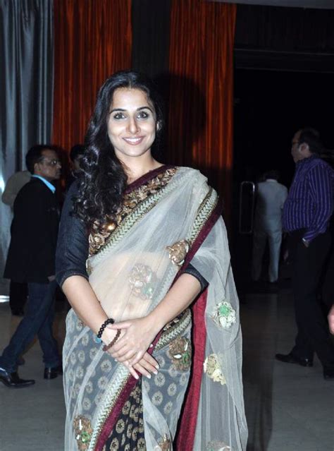 Vidya Balan Navel Show Photos In White Saree Bollywood Stars