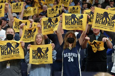 Grizzlies columnist moonlights as callous Twitter troll