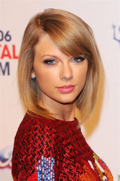 Taylor Swift Haircuts 30 Taylor Swifts Signature Hairstyles
