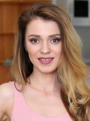 Mary Kalisy Height Weight Size Body Measurements Biography Wiki Age