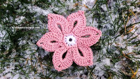 Kristinescrochets Crochet 6 Petal Flower Applique Free Pattern