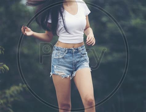 Image Of Asian Girl In The Wild Xw593547 Picxy