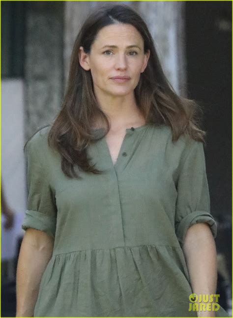 Jennifer Garner Gets Back To Work Filming In The Pacific Palisades