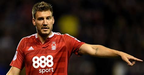 In the game fifa 20 his overall rating is 70. Diesen verrückten Rekord hat Lord Bendtner jetzt gebrochen!