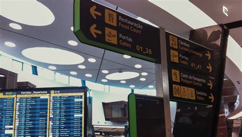 Greve do sef está a provocar espera de quatro horas no aeroporto de lisboa. ANA Aeroportos de Portugal on Behance
