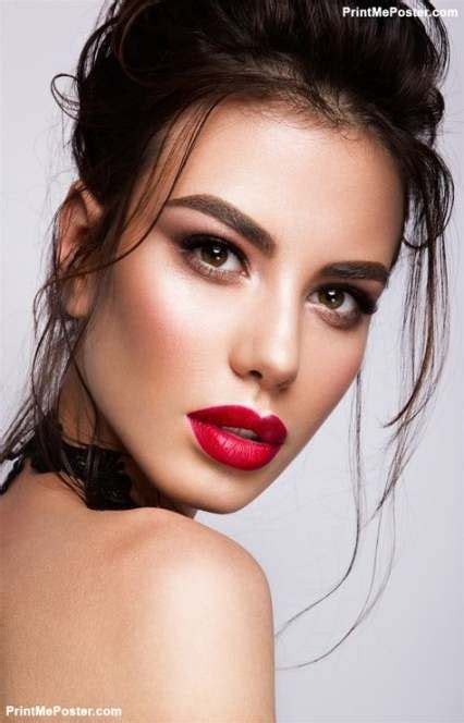 41 New Ideas For Hair Brunette Pale Skin Red Lipsticks Brunette Makeup Fair Skin Makeup