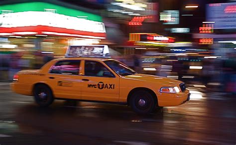 Перевод слова taxi, американское и британское произношение, транскрипция, словосочетания, однокоренные слова, примеры использования. NYC ♥ NYC: Taxi Fare To Increase Soon