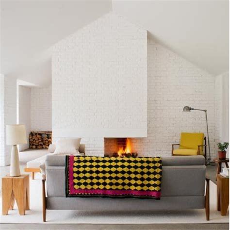Traditionally, a rumford fireplace is characterized by a tall, shallow firebox designed to reflect heat out into a room instead of letting it all go up the chimney with the smoke. Un cottage ouvert sur la campagne | Brick fireplace, Home ...