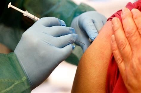 Είναι για την ασφάλειά μας το εμβόλιο κι αυτό που ακούμε όλοι είναι ο εμα είναι ότι είναι ασφαλές, δήλωσε στον αντ1 η μίνα γκάγκα ερωτηθείσα για το εμβόλιο της astrazeneca. Η Γαλλία αναστέλλει τη χρήση του εμβολίου της AstraZeneca ...