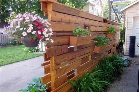 54 Beautiful Yet Functional Privacy Fence Planter Boxes Ideas